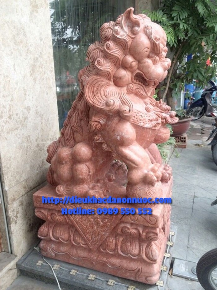 Tượng sư tử đá màu