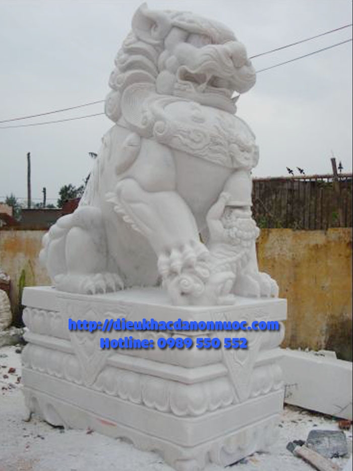 Tượng sư tử đá cẩm thạch